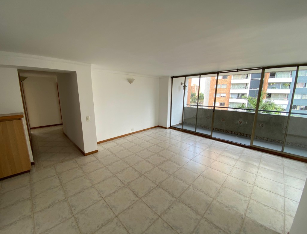 Apartamento en Venta Loma de los Bernal Medellin
